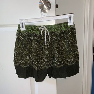 GREEN FLOWY SHORTS